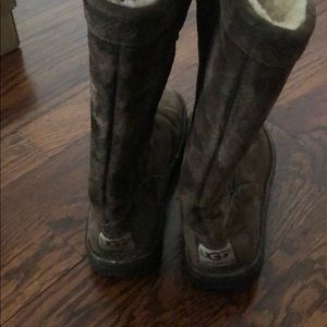 Ugg boats to the knee